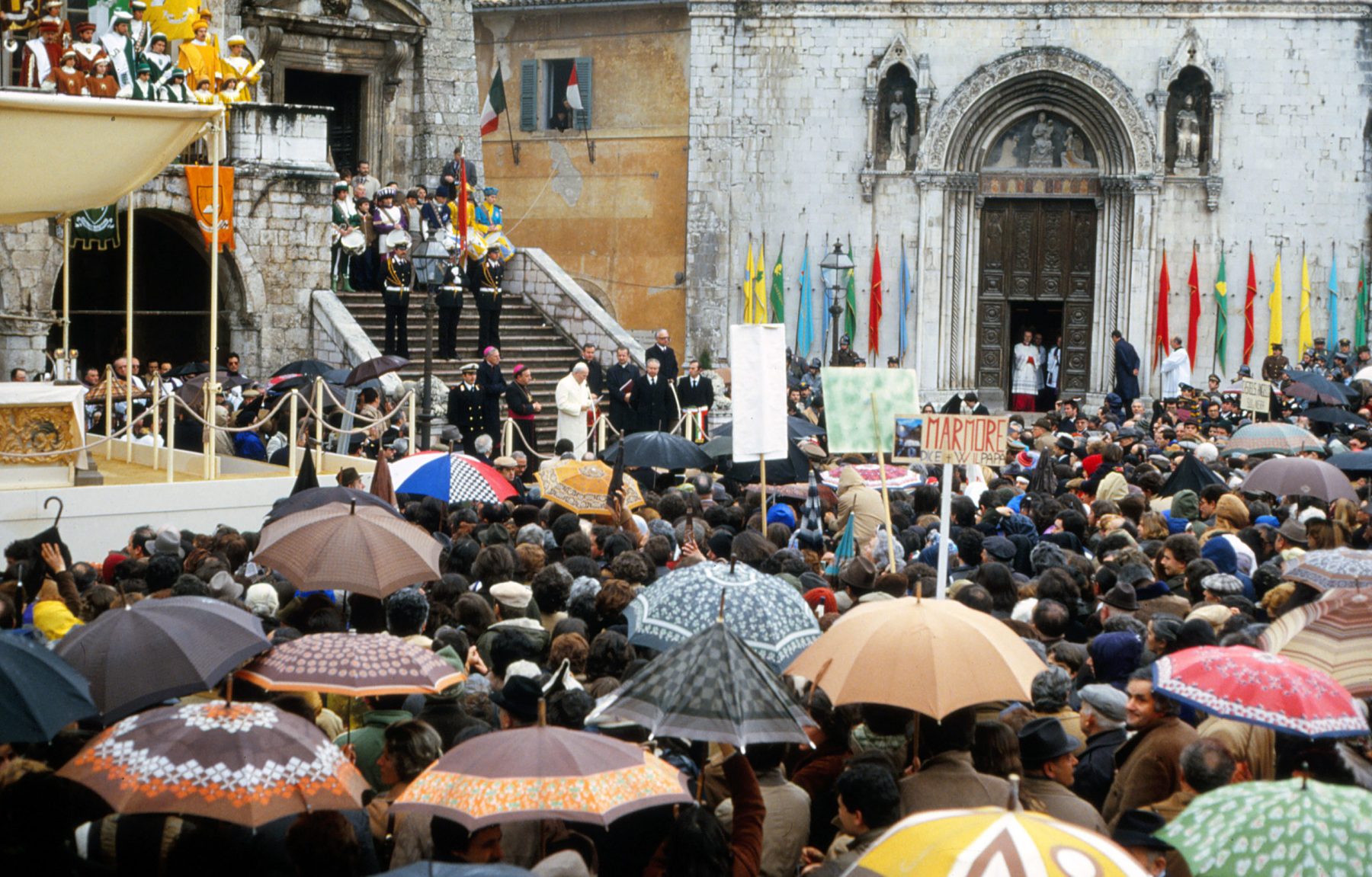 Papa Giovanni Paolo II a Norcia - Contributo di Enrico Valentini alla call "INSIEME#SANBENEDETTO - raccogliamo la memoria"