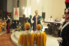 Basilica-di-San-Benedetto-Interno-Altare-scaled