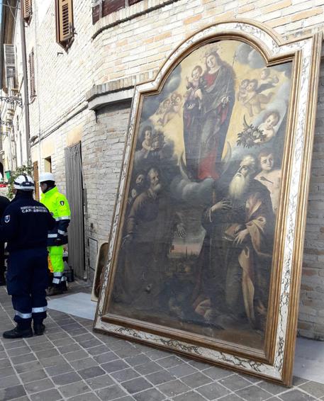 Marche, recupero opere d’arte danneggiate dal sisma: inizio restauri conservativi beni di Monsampietro Morico