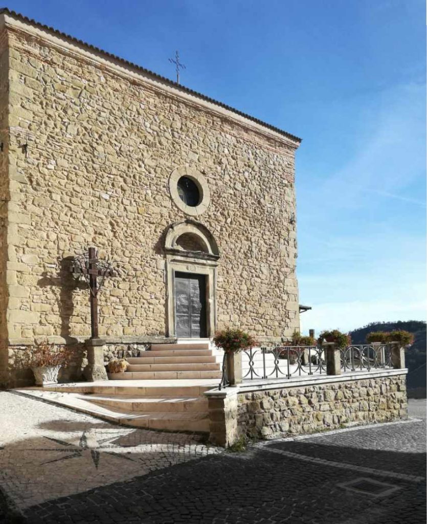 CHIESA DI SANTA MARIA AD NIVES, MONTEREALE - Facciata