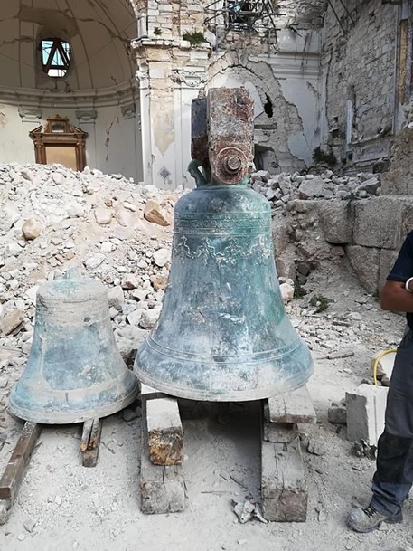 Norcia: riportate alla luce integre le campane della Basilica di San Benedetto; erano sepolte sotto quattro metri di macerie