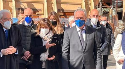 Mattarella a Norcia: “bisogna tornare alla normalità”; dopo l’accensione della Fiaccola Benedettina, un pensiero per gli ucraini