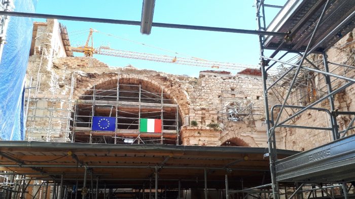 1200-Norcia-San-Benedetto-in-ricostruzione-set-2022-Foto-Stefano-Miliani-20220921_1338030-700x394