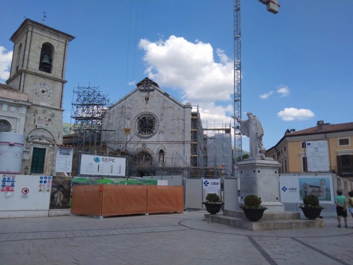 Norcia: smontaggio del presidio della Facciata della Basilica di San Benedetto