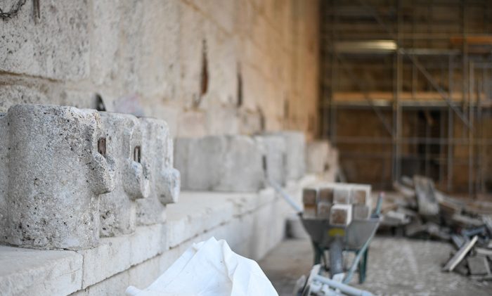 Riapre in occasione delle festività il portico delle misure della Basilica di Norcia: una finestra sul cantiere di restauro