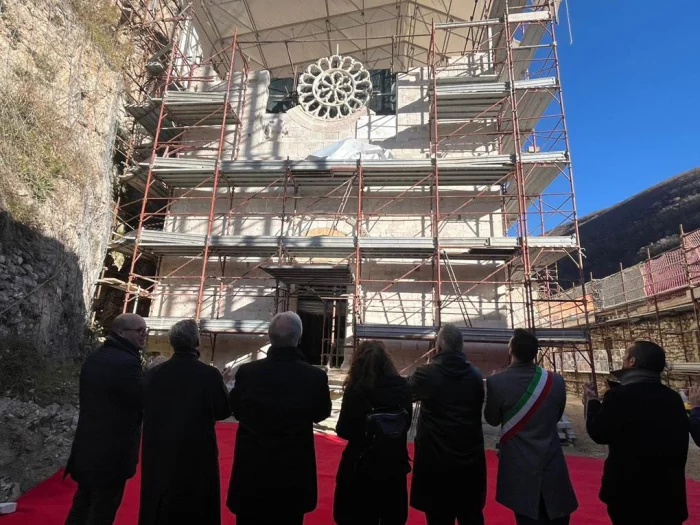 Ricollocazione rosone chiesa sant'eutizio - Preci (PG)